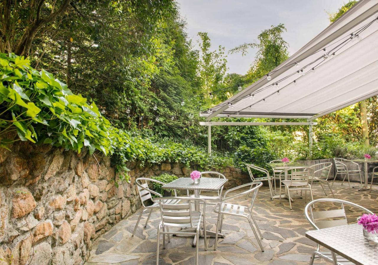 Hotel Oakhurst At The
