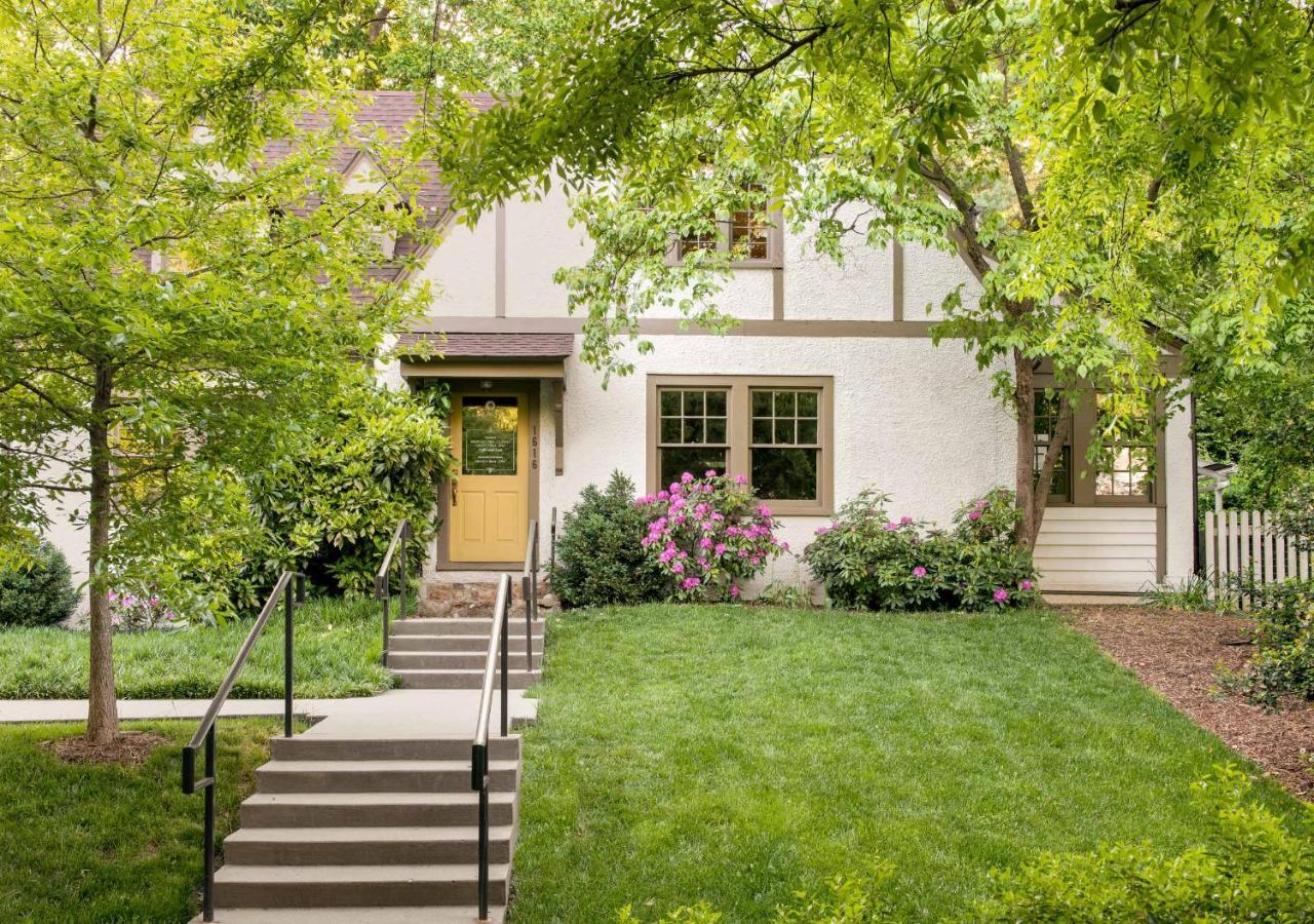 Oakhurst At The 4* Charlottesville