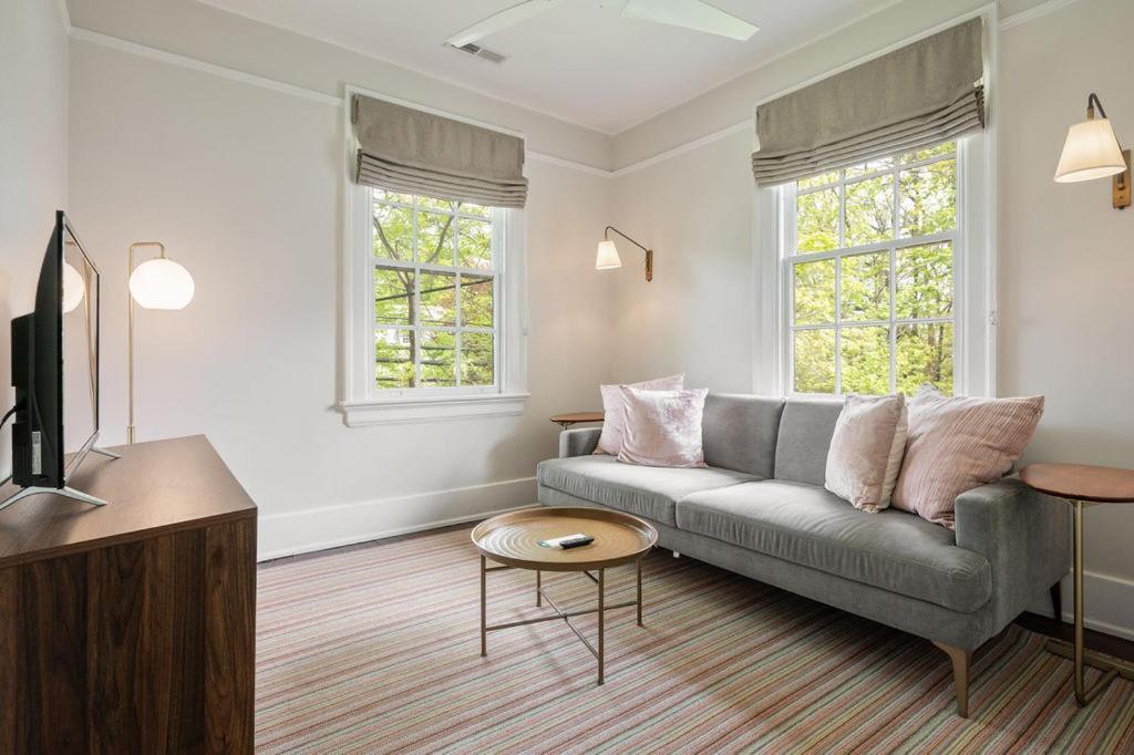 Oakhurst At The 4* Charlottesville